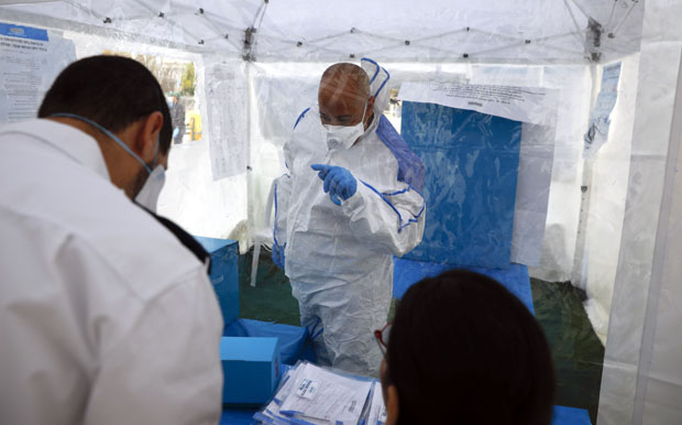 Шокантна открића научника: Корона 17 ПУТА смтроноснија од обичног грипа, сваки оболели ЗАРАЗИ ТРОЈЕ